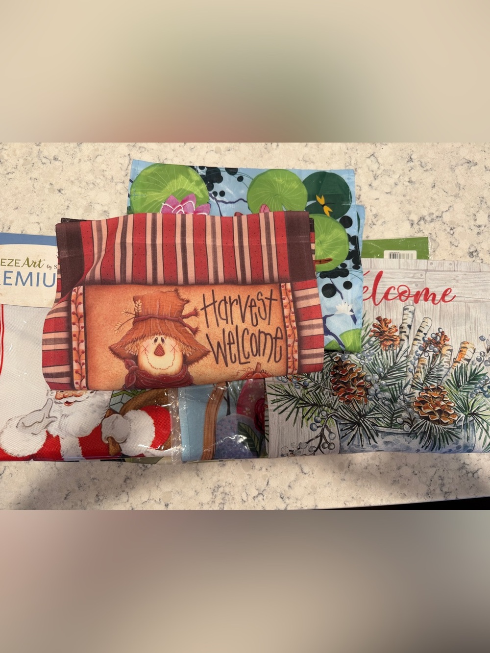 Garden flags for holidays and seasons.